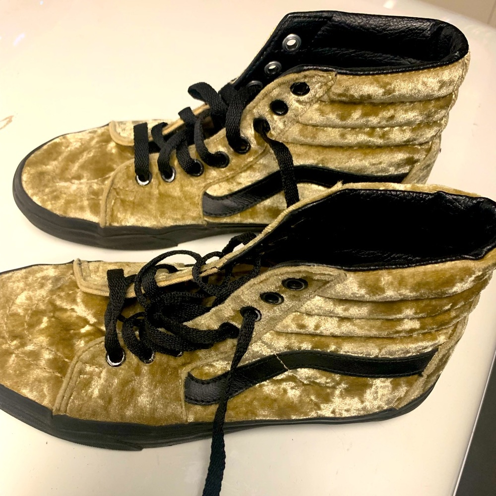 Vans- size 5.5. Gold Suede